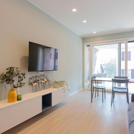 Exclusive Terrace Garden View - 15 Min From Duomo Apartment มิลาน ภายนอก รูปภาพ